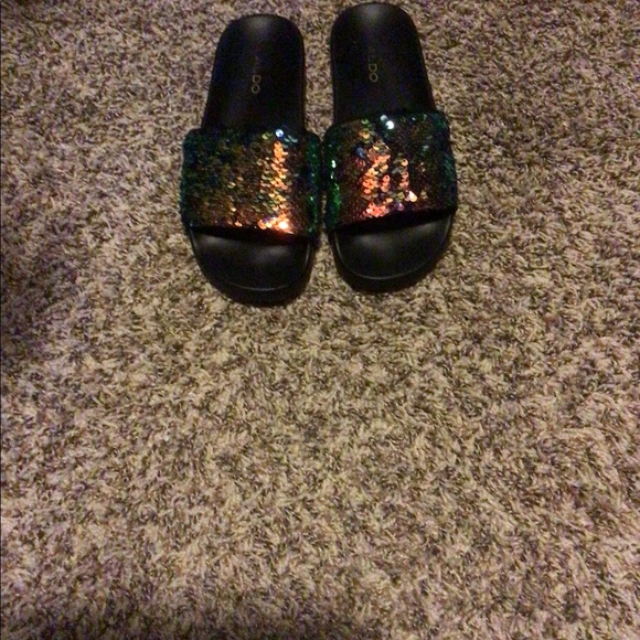 Aldo slide - Picture 2 of 2